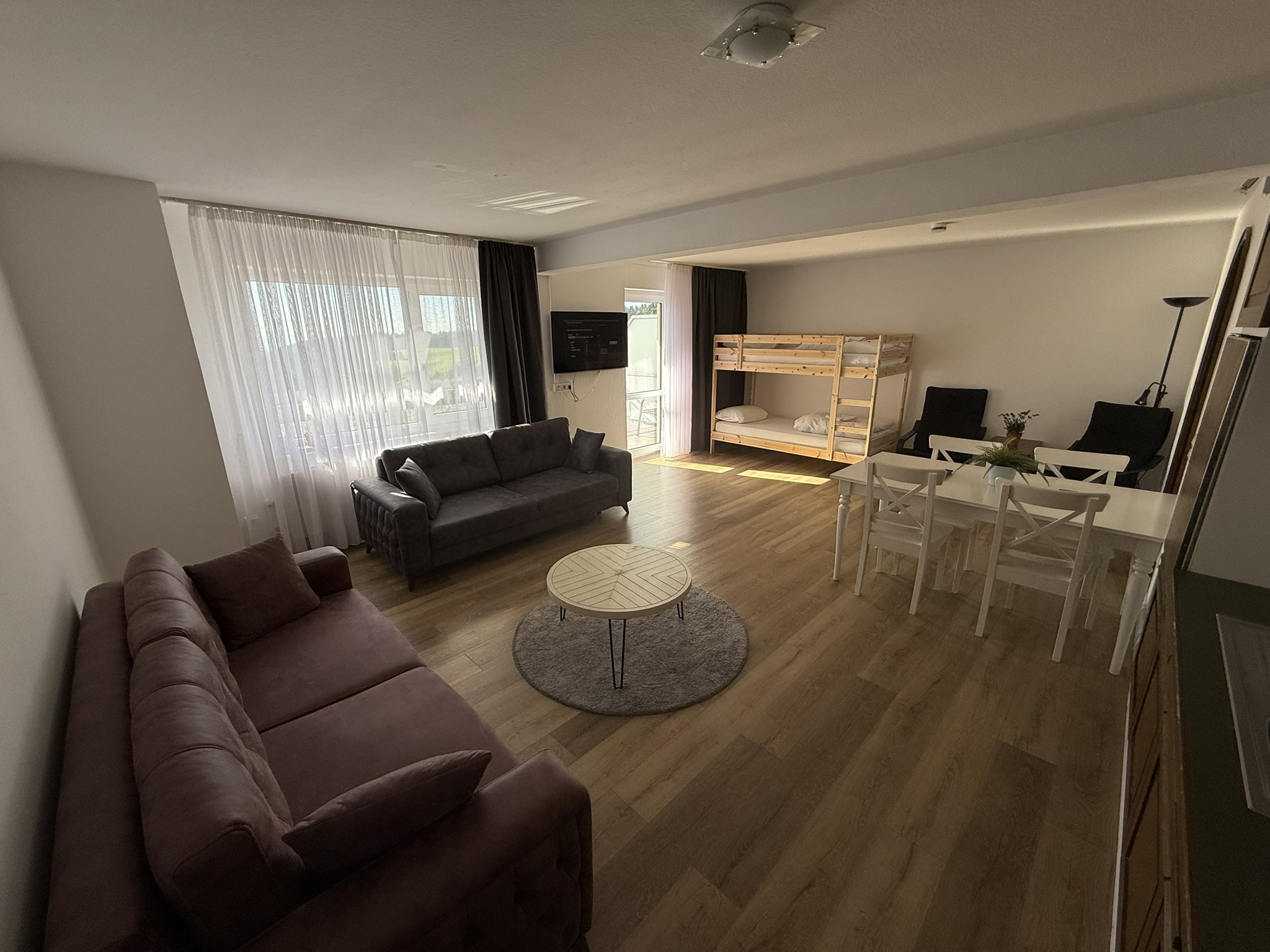 1B06584E-117A-4496-96EE-31EAFF53E840_1_102_o