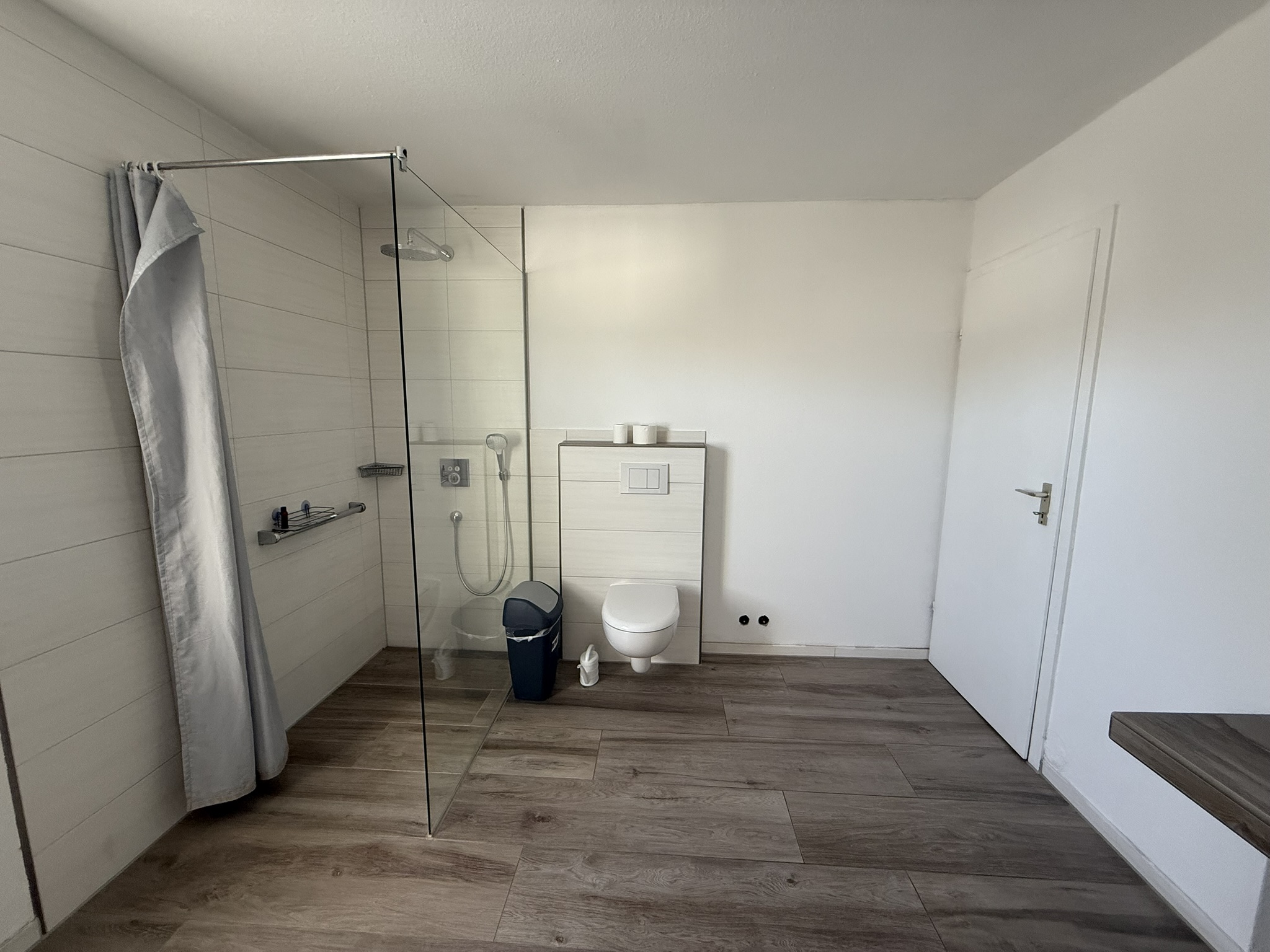 3AA6C1B9-2C1F-4C72-843C-D81F638E499E_1_102_o