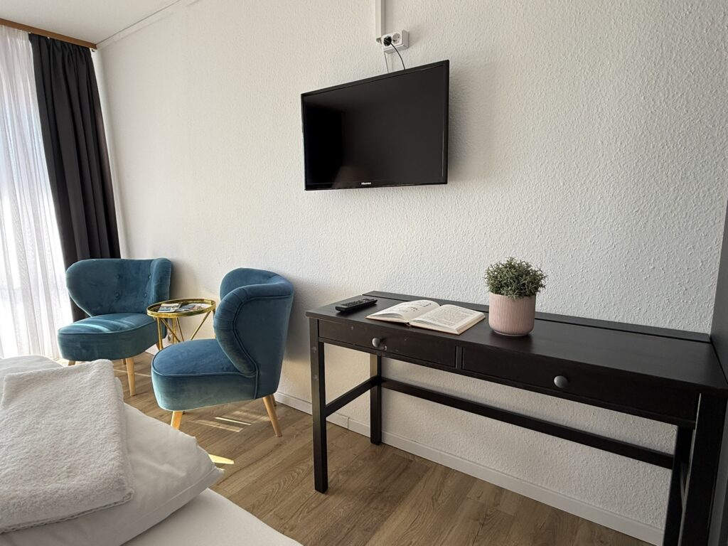 68A84E94-B988-4F2B-8C0E-E49AAB49A947_1_102_o