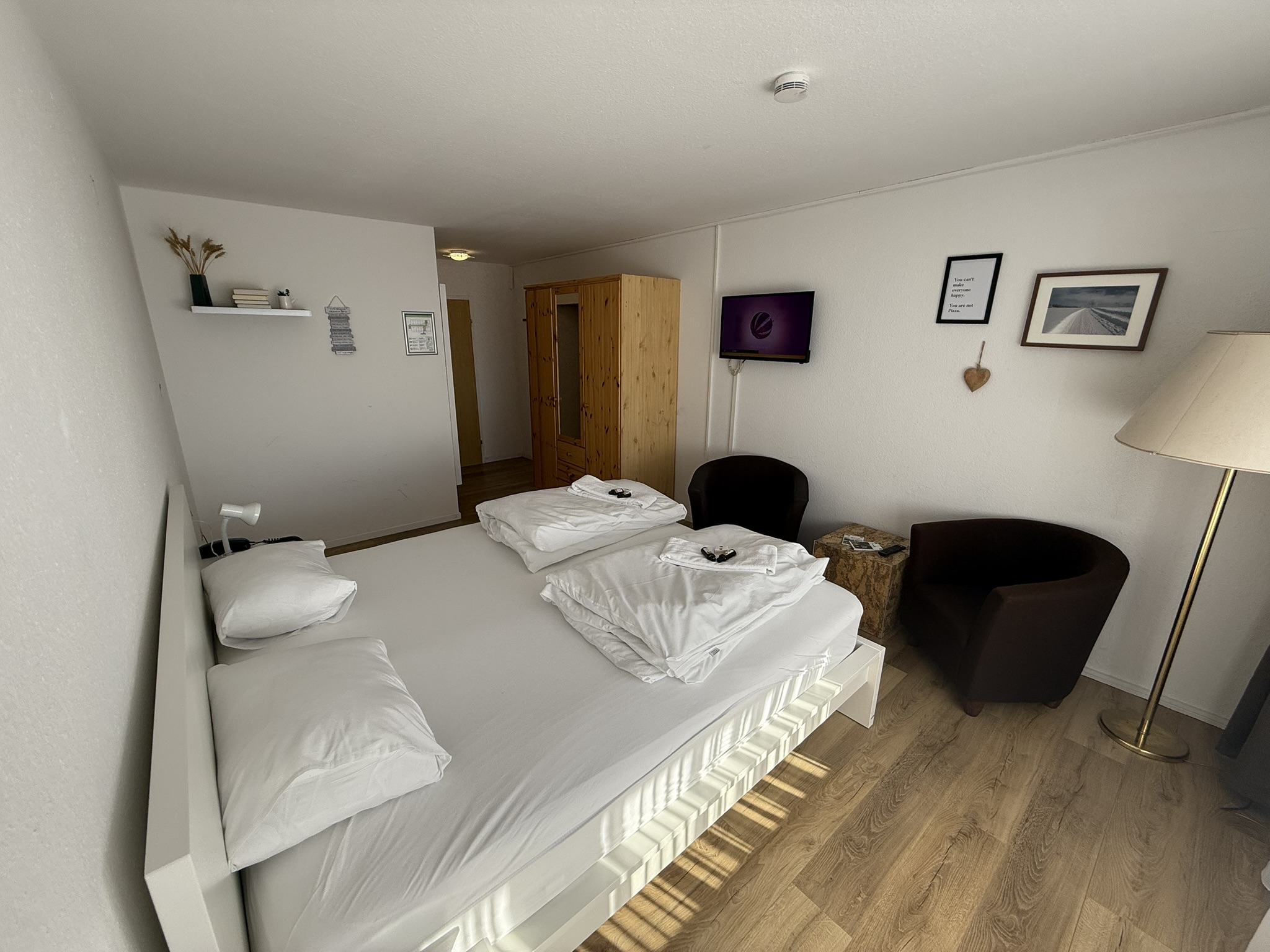 6C4CD922-5721-4384-A629-B991247F1CCA_1_102_o