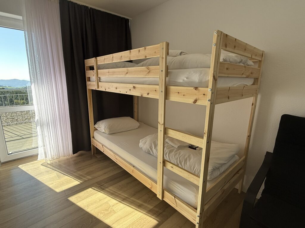 7548B7EE-5E81-4585-849E-2DB250F13993_1_102_o