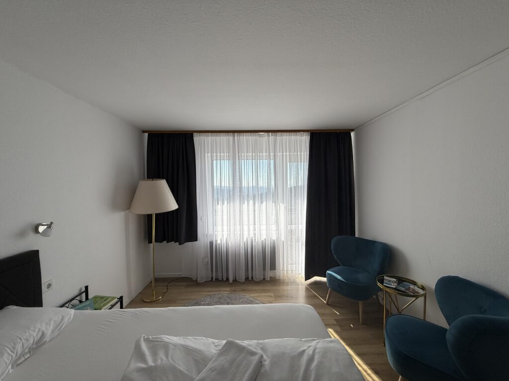 953258BD-F2D2-4CF2-AA6B-DC7D152541BF_1_102_o