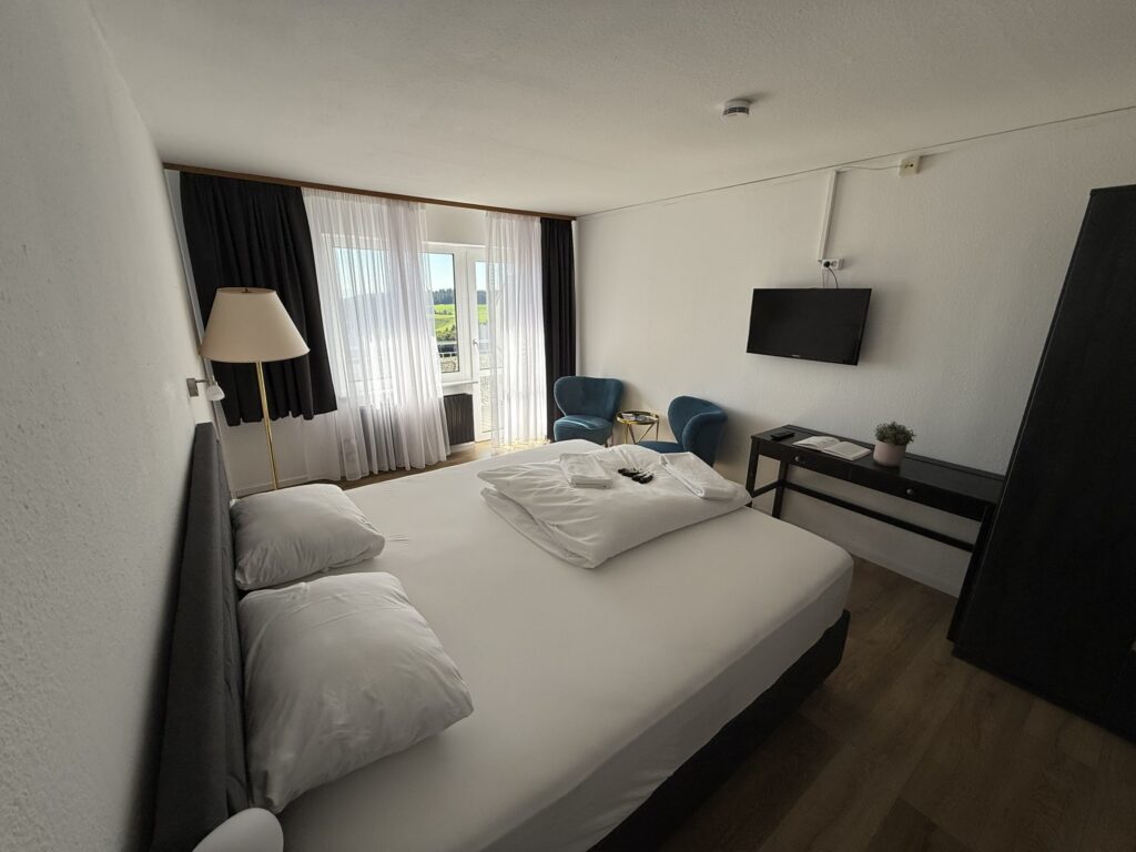 BDBB1668-80B7-4AAD-9CC6-07D5FC88C419_1_102_o